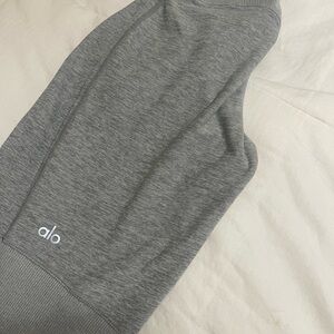 alo Yoga women’s Gray leggings